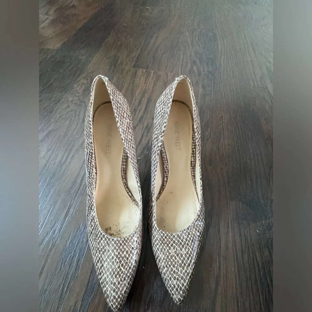 Nine West Womens High Heels Pumps Shoes Brown Career Animal Snakeskin Print